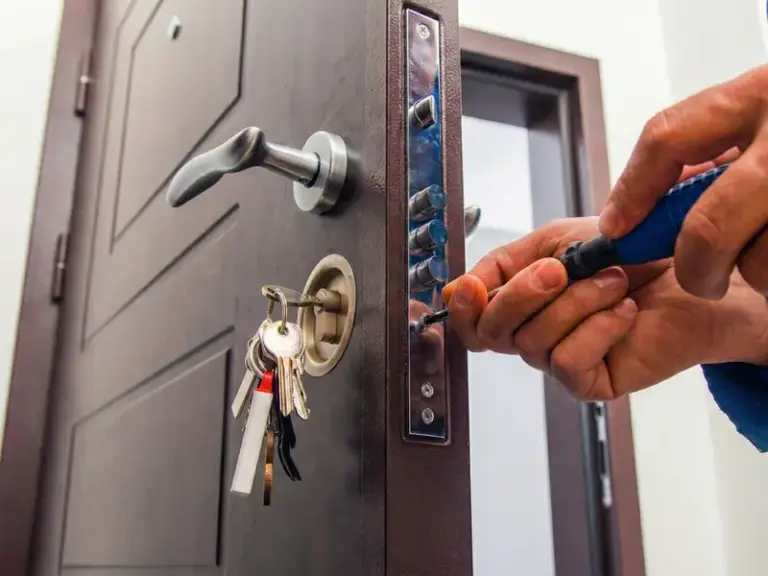 Porta blindada em Joinville – instalação e manutenção